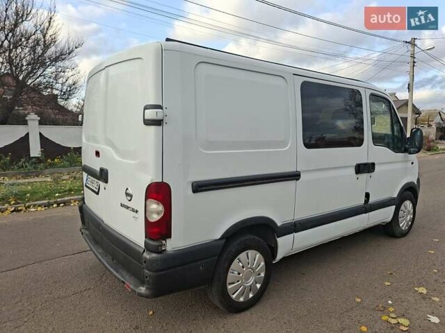 Белый Ниссан Интерстар, объемом двигателя 2.2 л и пробегом 400 тыс. км за 5500 $, фото 4 на Automoto.ua