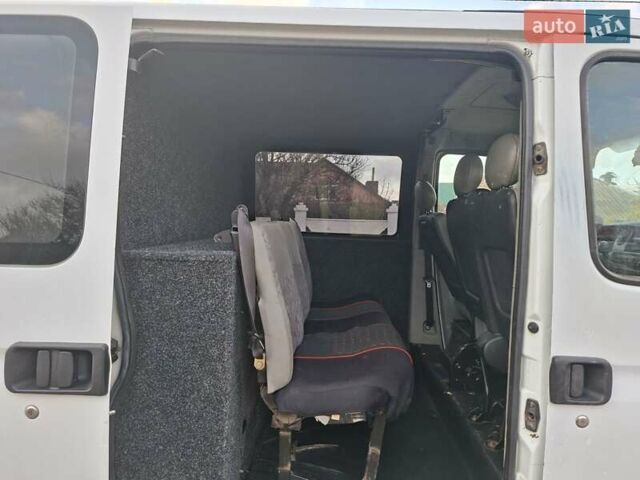 Белый Ниссан Интерстар, объемом двигателя 2.2 л и пробегом 400 тыс. км за 5500 $, фото 11 на Automoto.ua