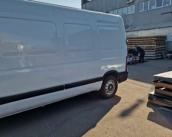 Белый Ниссан Интерстар, объемом двигателя 2.95 л и пробегом 370 тыс. км за 7900 $, фото 7 на Automoto.ua