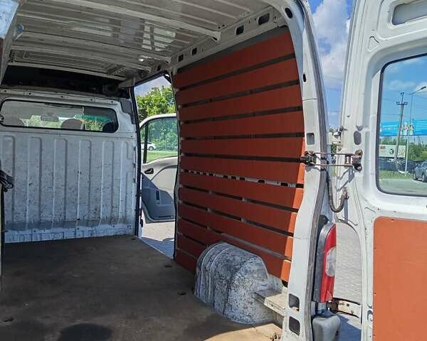 Білий Ніссан Інтерстар, об'ємом двигуна 3 л та пробігом 294 тис. км за 6800 $, фото 8 на Automoto.ua