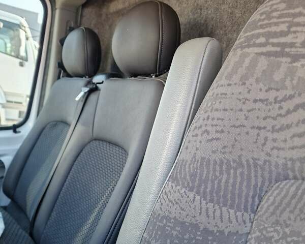 Белый Ниссан Интерстар, объемом двигателя 2.95 л и пробегом 370 тыс. км за 7900 $, фото 11 на Automoto.ua