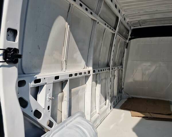 Белый Ниссан Интерстар, объемом двигателя 2.95 л и пробегом 370 тыс. км за 7900 $, фото 15 на Automoto.ua