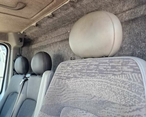 Белый Ниссан Интерстар, объемом двигателя 2.95 л и пробегом 370 тыс. км за 7900 $, фото 12 на Automoto.ua