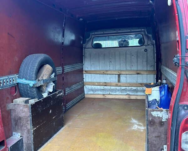 Красный Ниссан Интерстар, объемом двигателя 2.2 л и пробегом 487 тыс. км за 5900 $, фото 18 на Automoto.ua