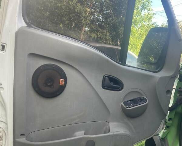 Зелений Ніссан Інтерстар, об'ємом двигуна 2.46 л та пробігом 417 тис. км за 4300 $, фото 5 на Automoto.ua