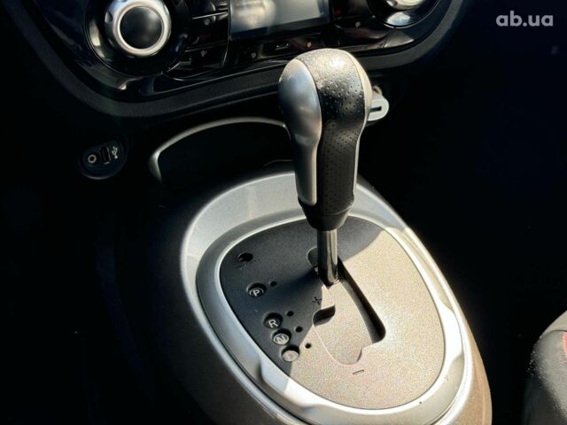 Белый Ниссан Жук, объемом двигателя 1.6 л и пробегом 257 тыс. км за 10590 $, фото 35 на Automoto.ua