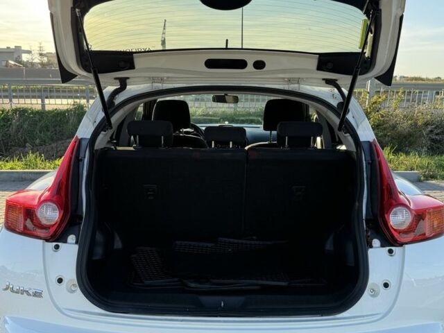 Белый Ниссан Жук, объемом двигателя 1.6 л и пробегом 131 тыс. км за 9500 $, фото 7 на Automoto.ua