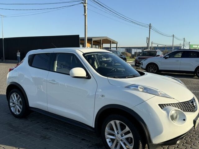 Белый Ниссан Жук, объемом двигателя 1.6 л и пробегом 131 тыс. км за 9500 $, фото 4 на Automoto.ua