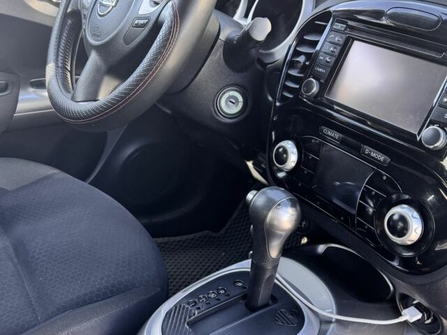 Белый Ниссан Жук, объемом двигателя 1.6 л и пробегом 157 тыс. км за 10800 $, фото 3 на Automoto.ua