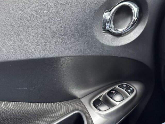 Белый Ниссан Жук, объемом двигателя 1.6 л и пробегом 157 тыс. км за 10800 $, фото 5 на Automoto.ua