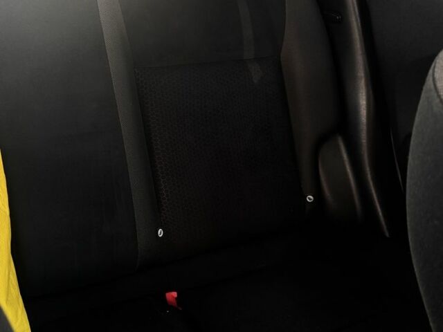 Белый Ниссан Жук, объемом двигателя 1.6 л и пробегом 157 тыс. км за 10800 $, фото 7 на Automoto.ua