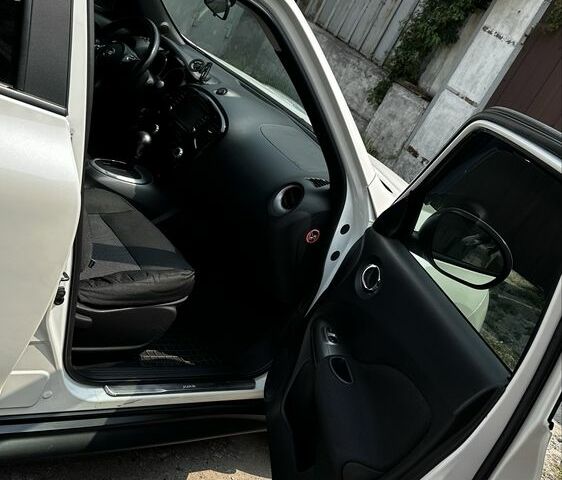 Белый Ниссан Жук, объемом двигателя 1.6 л и пробегом 139 тыс. км за 10500 $, фото 7 на Automoto.ua