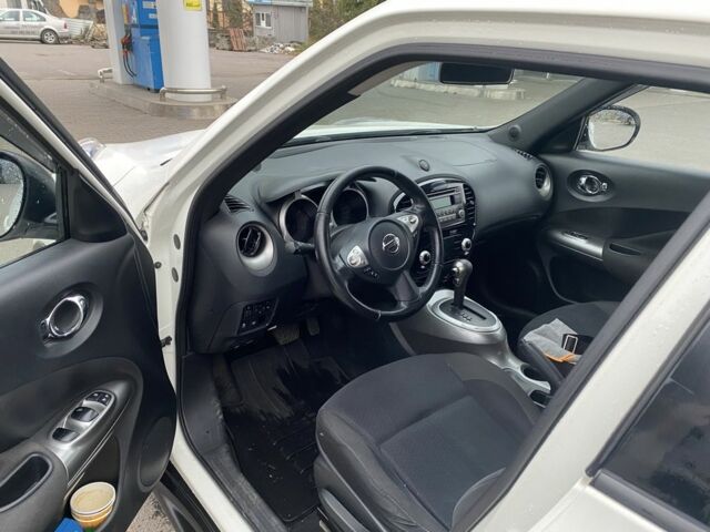 Белый Ниссан Жук, объемом двигателя 1.6 л и пробегом 128 тыс. км за 8950 $, фото 12 на Automoto.ua