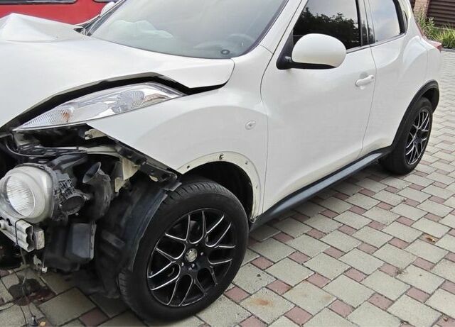 Белый Ниссан Жук, объемом двигателя 1.6 л и пробегом 90 тыс. км за 6500 $, фото 1 на Automoto.ua