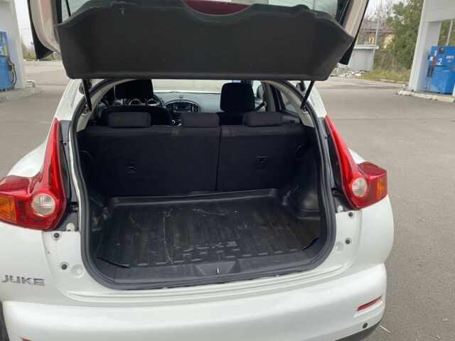 Белый Ниссан Жук, объемом двигателя 1.6 л и пробегом 128 тыс. км за 8950 $, фото 10 на Automoto.ua