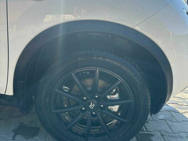 Білий Ніссан Жук, об'ємом двигуна 1.6 л та пробігом 100 тис. км за 12800 $, фото 5 на Automoto.ua