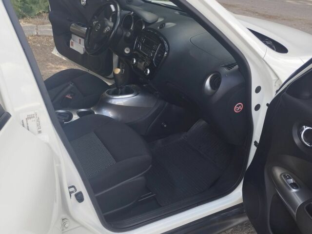 Белый Ниссан Жук, объемом двигателя 1.6 л и пробегом 40 тыс. км за 11500 $, фото 4 на Automoto.ua