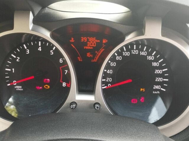 Белый Ниссан Жук, объемом двигателя 1.6 л и пробегом 40 тыс. км за 11500 $, фото 10 на Automoto.ua