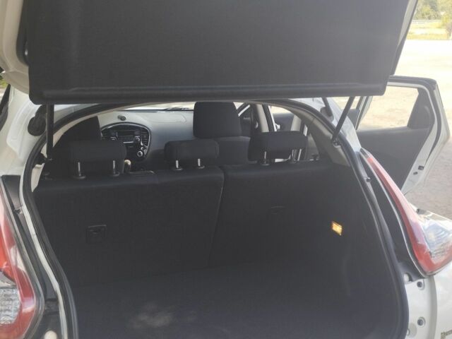 Белый Ниссан Жук, объемом двигателя 1.6 л и пробегом 40 тыс. км за 11500 $, фото 3 на Automoto.ua