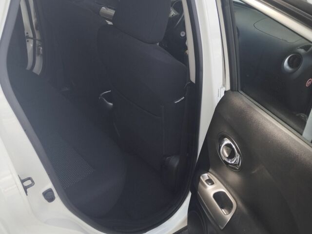 Белый Ниссан Жук, объемом двигателя 1.6 л и пробегом 40 тыс. км за 11500 $, фото 9 на Automoto.ua