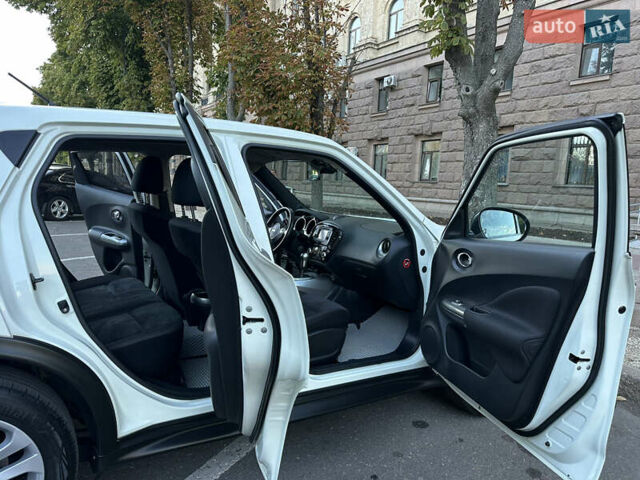 Белый Ниссан Жук, объемом двигателя 1.62 л и пробегом 117 тыс. км за 9999 $, фото 38 на Automoto.ua