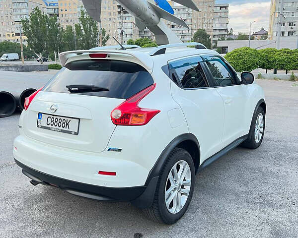 Белый Ниссан Жук, объемом двигателя 0 л и пробегом 202 тыс. км за 8600 $, фото 6 на Automoto.ua