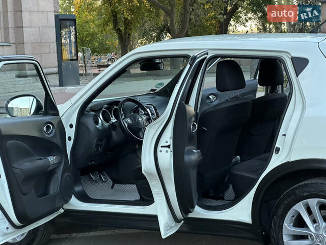 Белый Ниссан Жук, объемом двигателя 1.62 л и пробегом 117 тыс. км за 9999 $, фото 43 на Automoto.ua