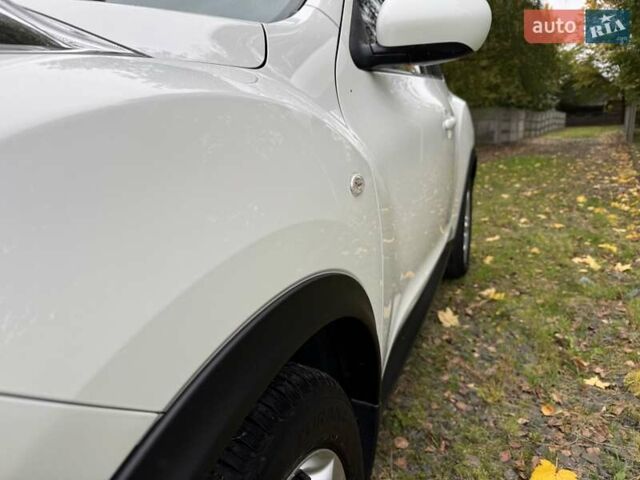 Белый Ниссан Жук, объемом двигателя 1.6 л и пробегом 196 тыс. км за 8750 $, фото 10 на Automoto.ua