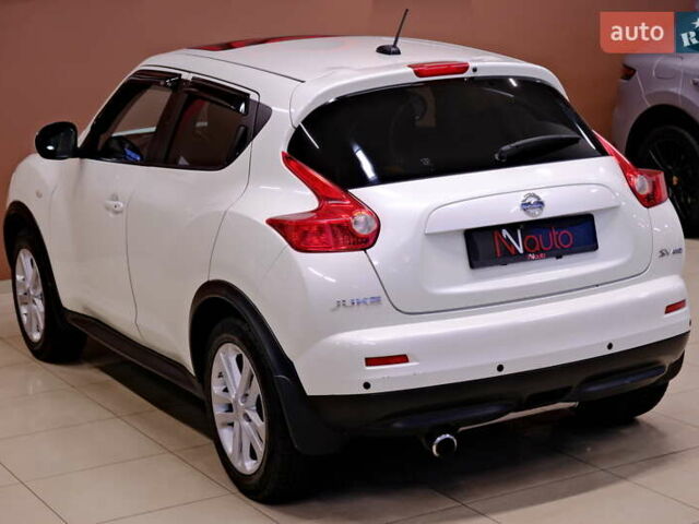 Белый Ниссан Жук, объемом двигателя 1.6 л и пробегом 176 тыс. км за 8900 $, фото 14 на Automoto.ua