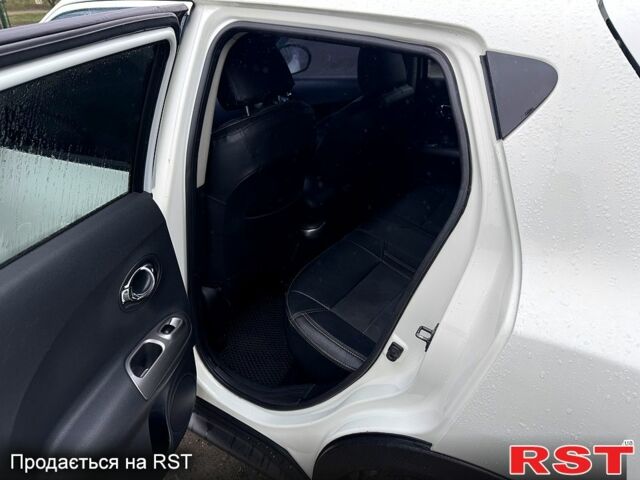 Белый Ниссан Жук, объемом двигателя 1.6 л и пробегом 145 тыс. км за 9700 $, фото 10 на Automoto.ua