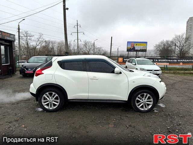 Белый Ниссан Жук, объемом двигателя 1.6 л и пробегом 145 тыс. км за 9700 $, фото 5 на Automoto.ua