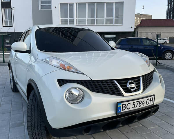 Белый Ниссан Жук, объемом двигателя 1.62 л и пробегом 230 тыс. км за 8999 $, фото 5 на Automoto.ua