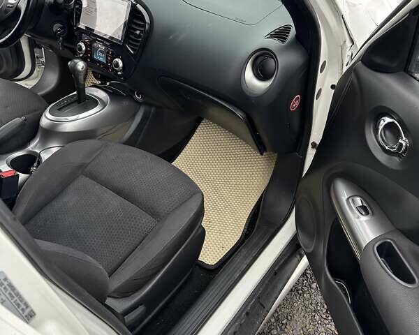 Белый Ниссан Жук, объемом двигателя 1.6 л и пробегом 157 тыс. км за 9300 $, фото 8 на Automoto.ua