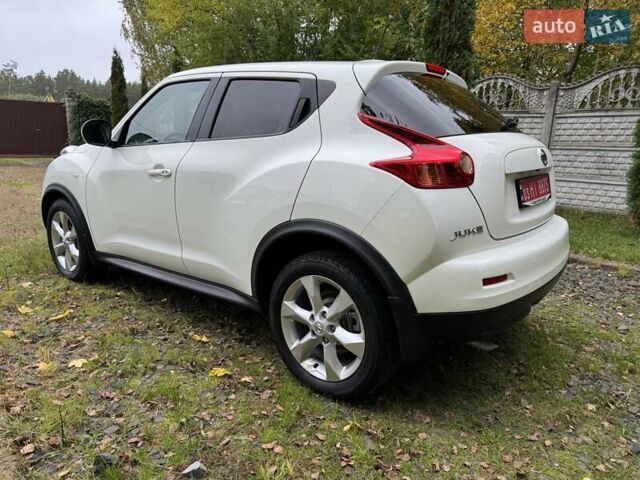 Белый Ниссан Жук, объемом двигателя 1.6 л и пробегом 196 тыс. км за 8750 $, фото 5 на Automoto.ua