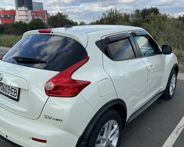 Белый Ниссан Жук, объемом двигателя 1.62 л и пробегом 173 тыс. км за 9000 $, фото 3 на Automoto.ua