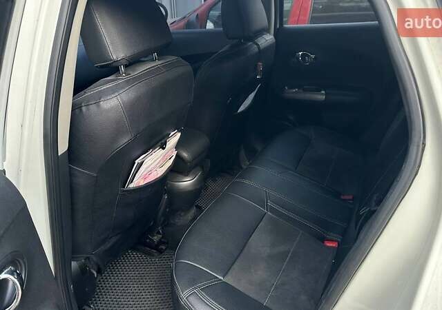 Белый Ниссан Жук, объемом двигателя 1.6 л и пробегом 143 тыс. км за 8900 $, фото 5 на Automoto.ua