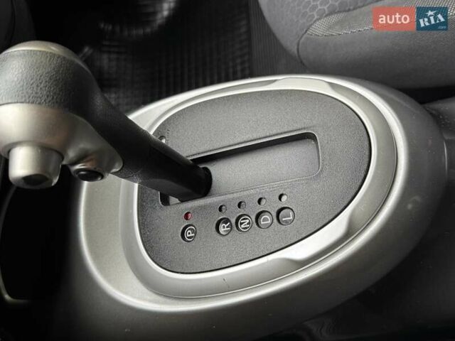 Белый Ниссан Жук, объемом двигателя 1.6 л и пробегом 196 тыс. км за 8750 $, фото 43 на Automoto.ua