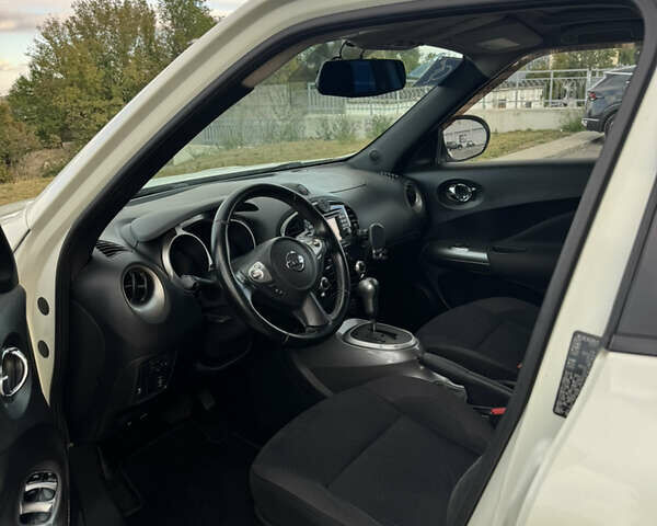 Белый Ниссан Жук, объемом двигателя 1.62 л и пробегом 173 тыс. км за 9000 $, фото 9 на Automoto.ua