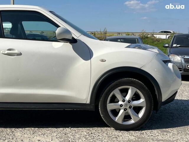 Белый Ниссан Жук, объемом двигателя 1.6 л и пробегом 204 тыс. км за 7990 $, фото 4 на Automoto.ua