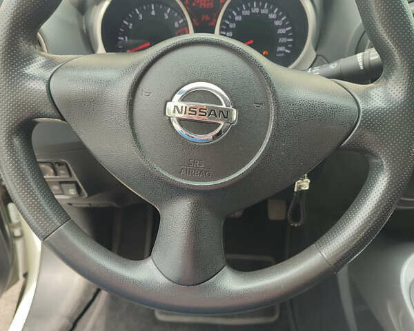 Белый Ниссан Жук, объемом двигателя 1.6 л и пробегом 155 тыс. км за 10200 $, фото 5 на Automoto.ua