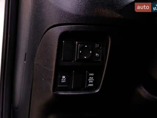 Белый Ниссан Жук, объемом двигателя 1.6 л и пробегом 176 тыс. км за 8900 $, фото 18 на Automoto.ua