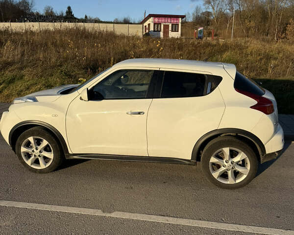 Белый Ниссан Жук, объемом двигателя 1.6 л и пробегом 151 тыс. км за 9450 $, фото 4 на Automoto.ua