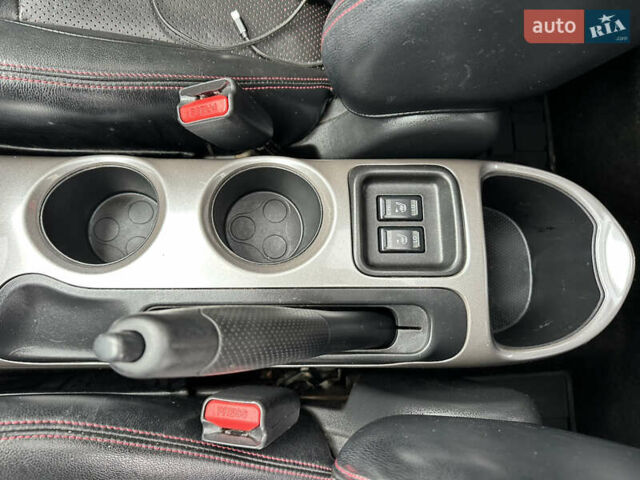 Белый Ниссан Жук, объемом двигателя 1.6 л и пробегом 265 тыс. км за 8900 $, фото 16 на Automoto.ua