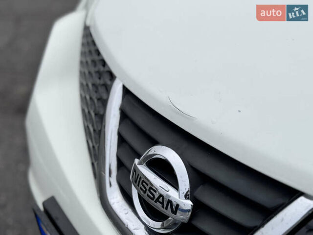 Белый Ниссан Жук, объемом двигателя 1.6 л и пробегом 148 тыс. км за 9800 $, фото 19 на Automoto.ua