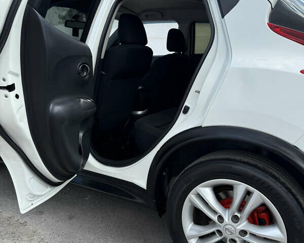 Белый Ниссан Жук, объемом двигателя 1.46 л и пробегом 189 тыс. км за 9000 $, фото 9 на Automoto.ua