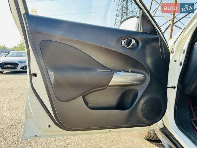 Белый Ниссан Жук, объемом двигателя 1.6 л и пробегом 133 тыс. км за 10800 $, фото 14 на Automoto.ua