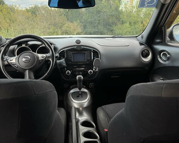 Белый Ниссан Жук, объемом двигателя 1.62 л и пробегом 173 тыс. км за 9000 $, фото 12 на Automoto.ua