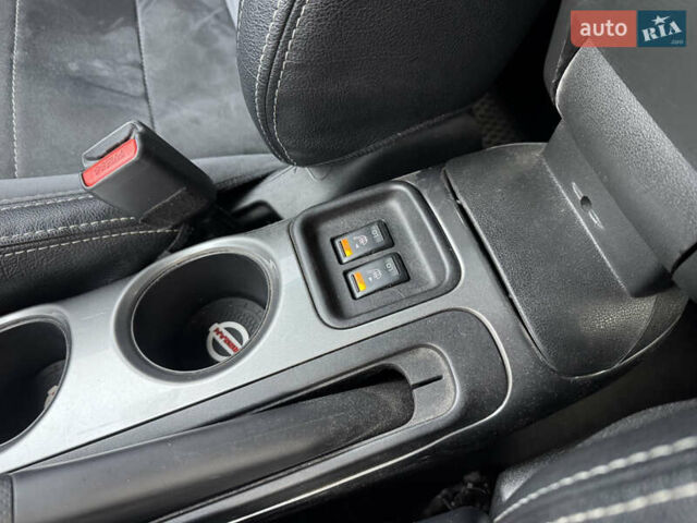 Белый Ниссан Жук, объемом двигателя 1.6 л и пробегом 145 тыс. км за 9700 $, фото 27 на Automoto.ua