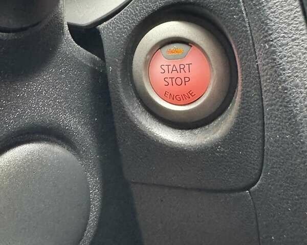 Белый Ниссан Жук, объемом двигателя 1.6 л и пробегом 196 тыс. км за 8750 $, фото 45 на Automoto.ua