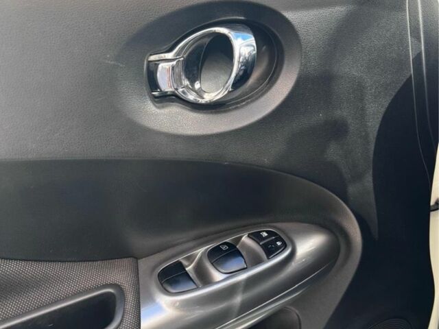 Белый Ниссан Жук, объемом двигателя 1.6 л и пробегом 201 тыс. км за 8700 $, фото 7 на Automoto.ua